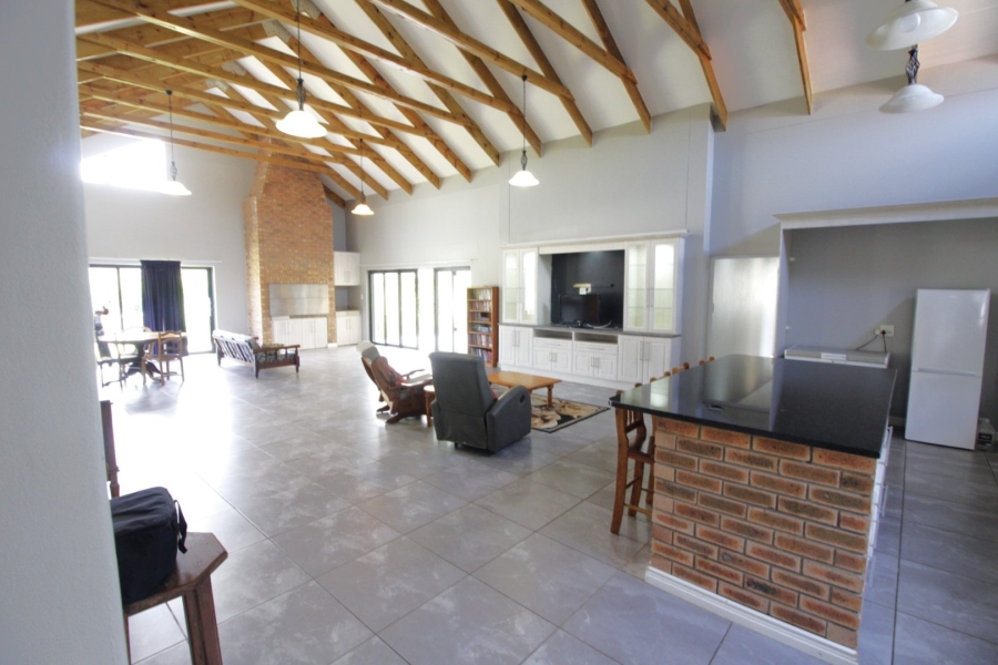 5 Bedroom Property for Sale in Noorsekloof Eastern Cape